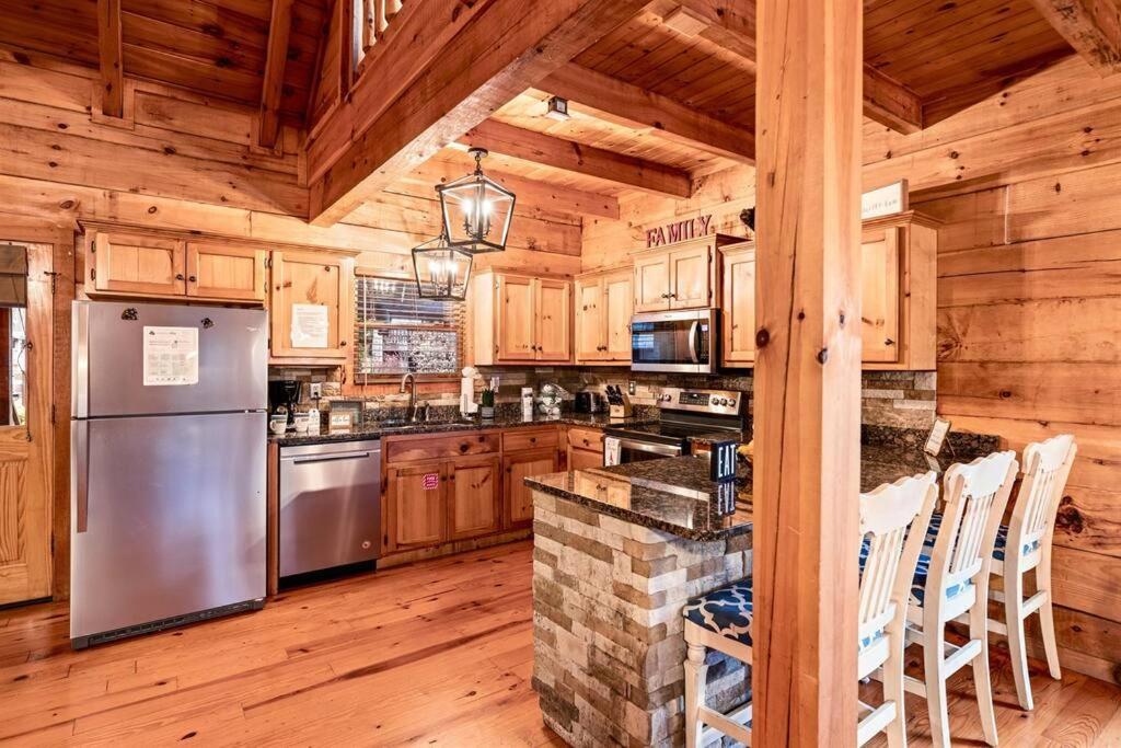 A Moment Inn Time Pigeon Forge Bagian luar foto