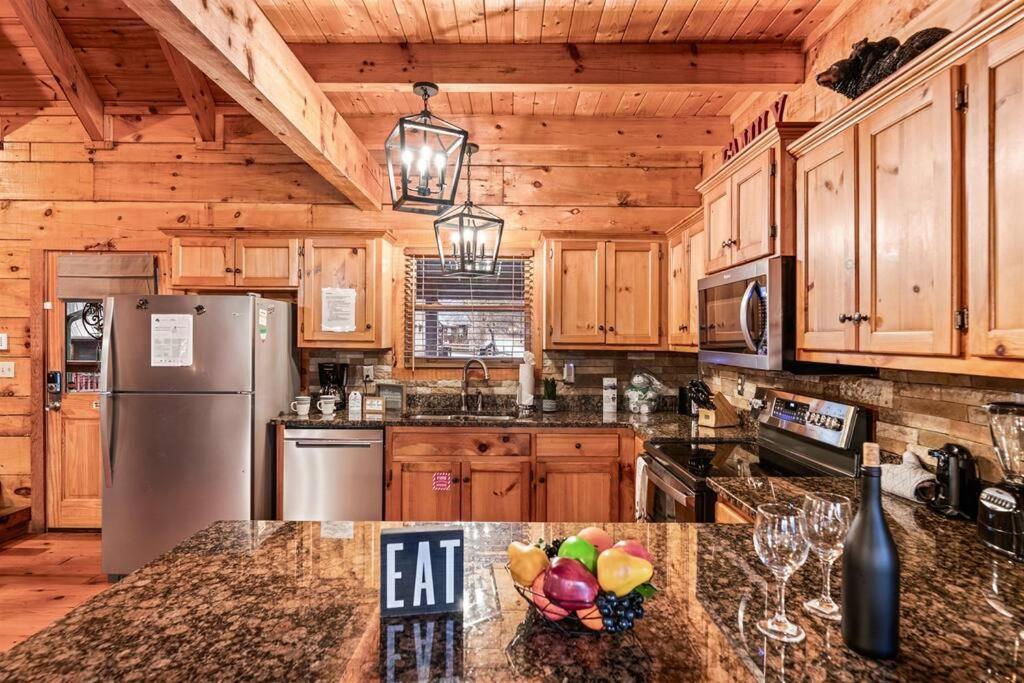 A Moment Inn Time Pigeon Forge Bagian luar foto
